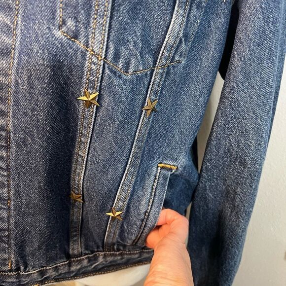 Levi's Jacket Women's Medium Type 3
Trucker Blue Denim Jean large with gold star - Picture 15 of 16